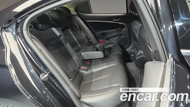 Genesis G70 — Фото автомобиля 12
