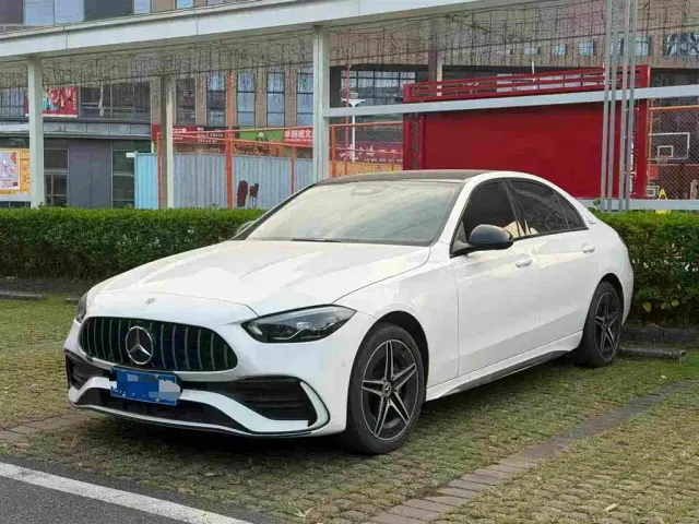 Фотография автомобиля — Mercedes-Benz C-Class