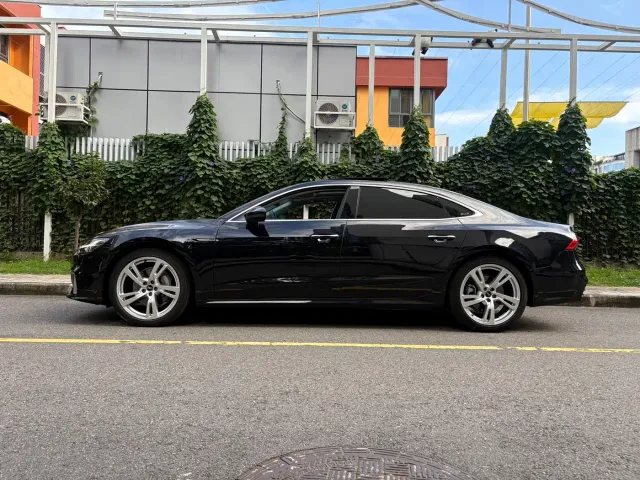 Audi A7L — Фото автомобиля 19