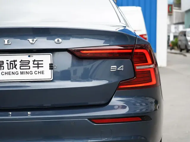 Volvo S60 — Фото автомобиля 20