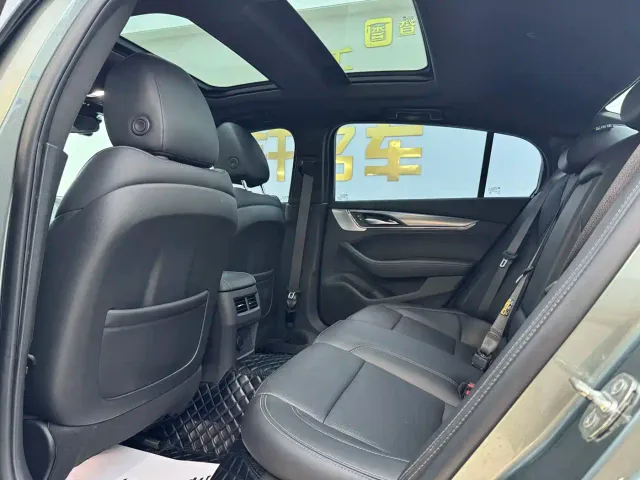 Cadillac CT5 — Фото автомобиля 16