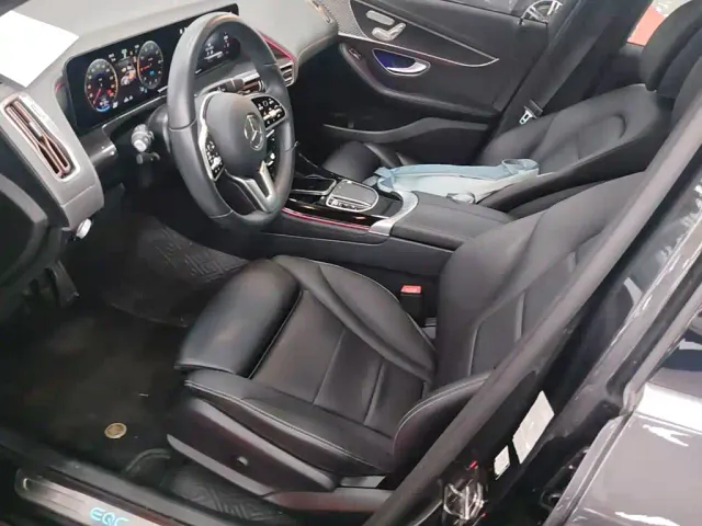 Mercedes-Benz EQC — Фото автомобиля 10