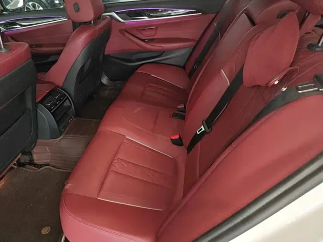 BMW 5 Series — Фото автомобиля 16