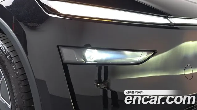 Tesla Model Y — Фото автомобиля 7