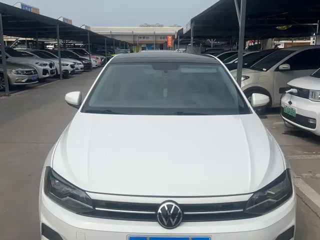 Volkswagen Polo — Фото автомобиля 2