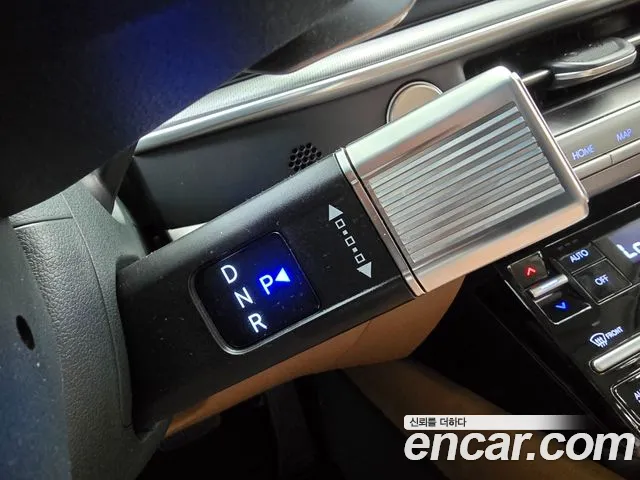 Hyundai Grandeur Grandeur (GN7) 2.5 Бензин 2WD — Фото автомобиля 9