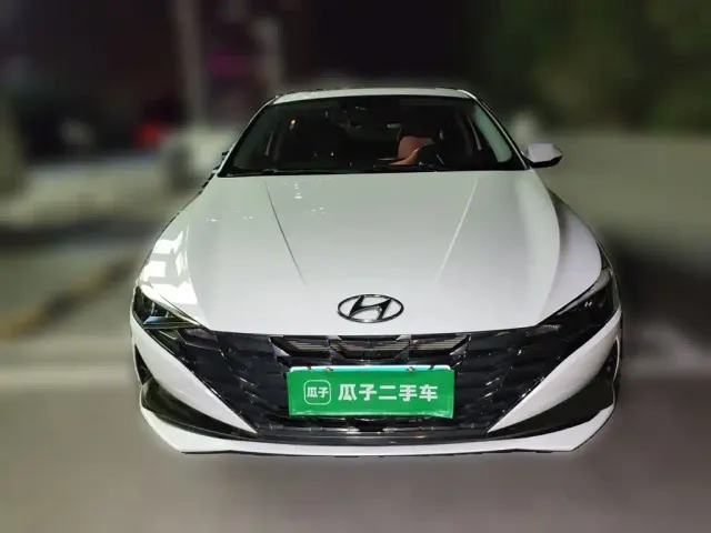 Hyundai Elantra — Фото автомобиля 2