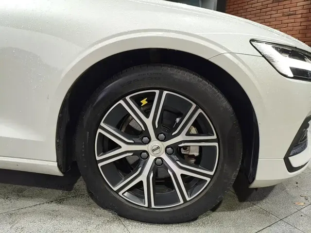 Volvo S60 — Фото автомобиля 17