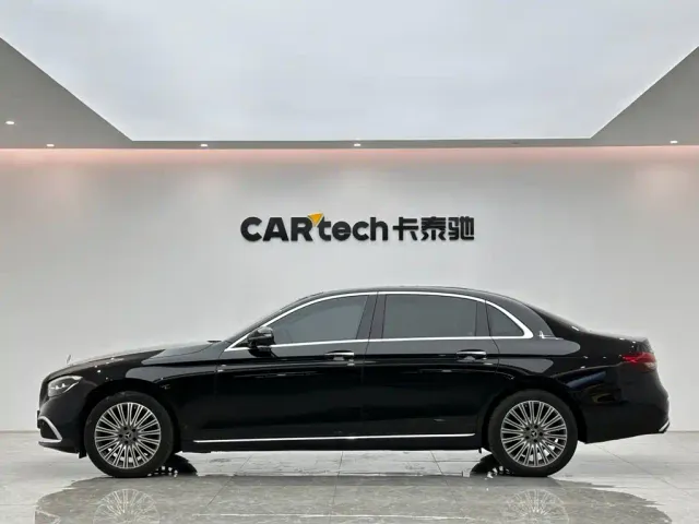 Mercedes-Benz E-Class — Фото автомобиля 2