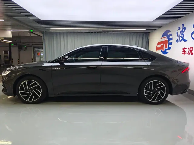 Lincoln Z — Фото автомобиля 17