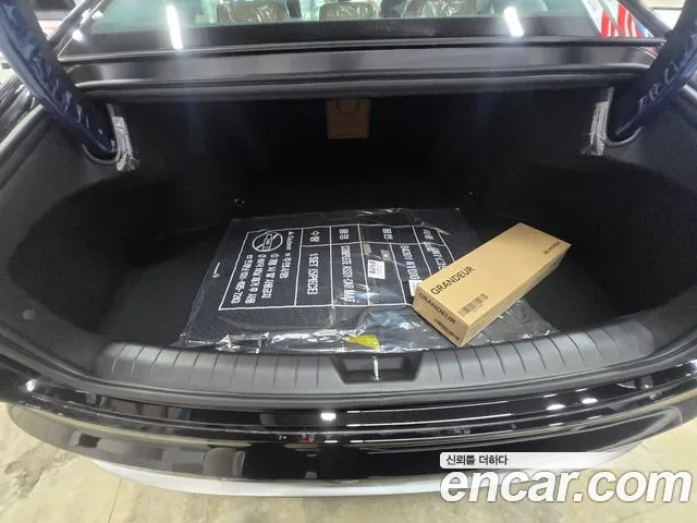 Hyundai Grandeur Grandeur (GN7) 2.5 Бензин 2WD — Фото автомобиля 7