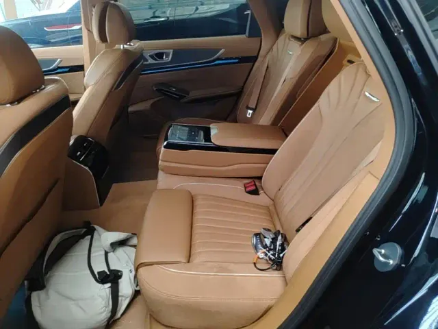 Hongqi H9 — Фото автомобиля 16