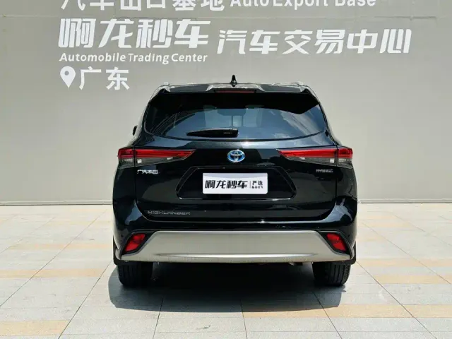 Toyota Highlander — Фото автомобиля 5