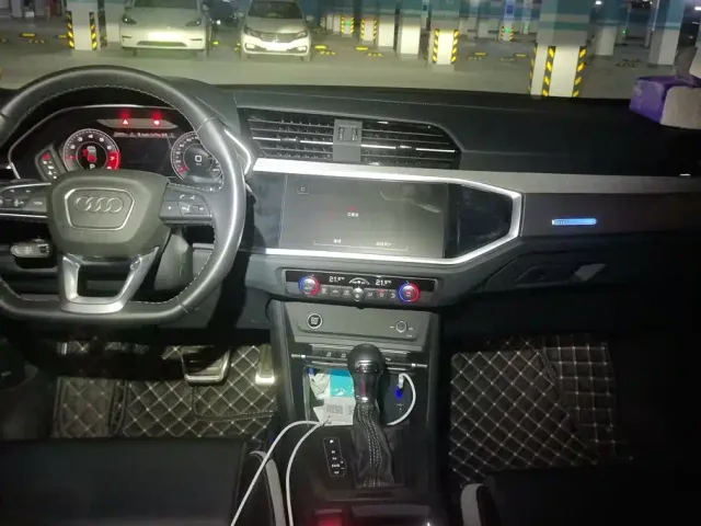 Audi Q3 — Фото автомобиля 12