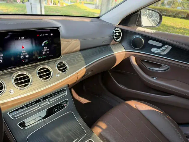 Mercedes-Benz E-Class — Фото автомобиля 15