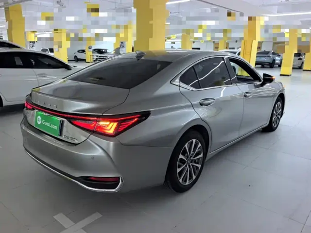 Lexus ES — Фото автомобиля 6