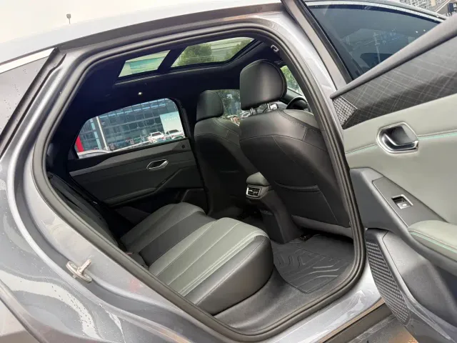 BYD Qin L — Фото автомобиля 12