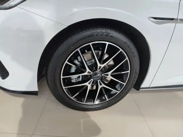 BYD Seal — Фото автомобиля 22