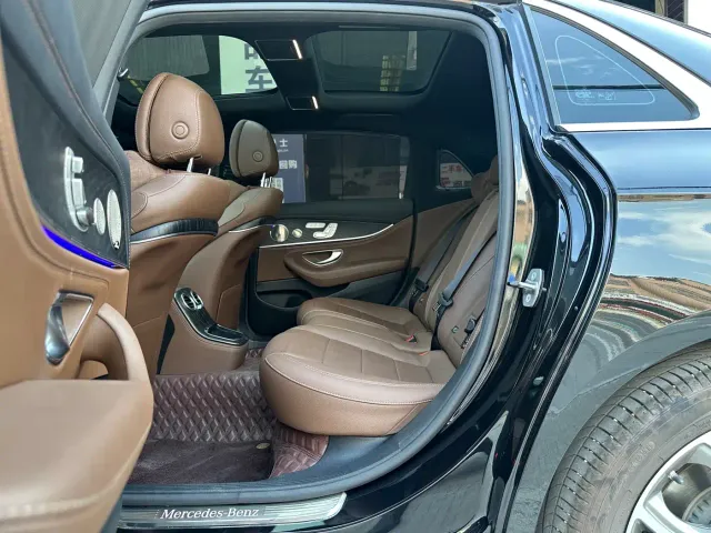 Mercedes-Benz E-Class — Фото автомобиля 9