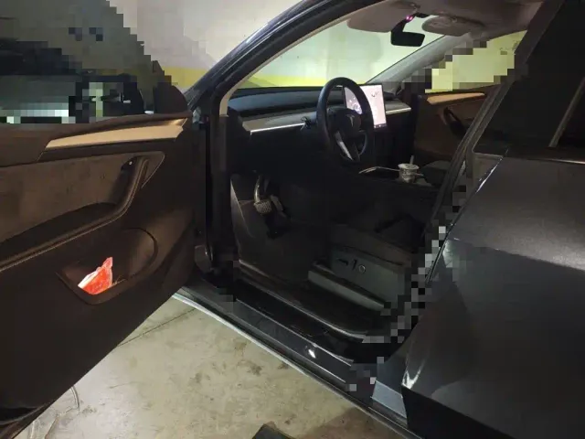Tesla Model Y — Фото автомобиля 12