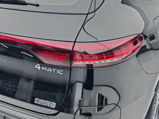 Mercedes-Benz EQC — Фото автомобиля 7