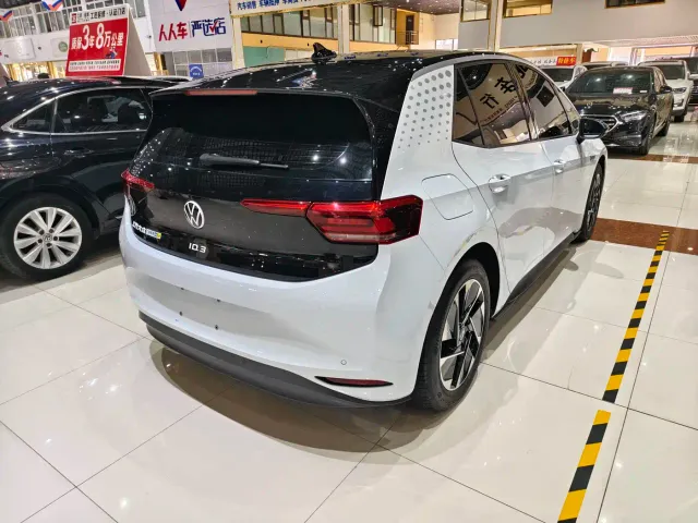 Volkswagen ID.3 — Фото автомобиля 16