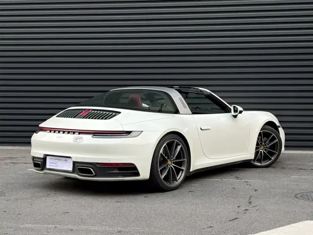 Porsche 911 — Фото автомобиля 6