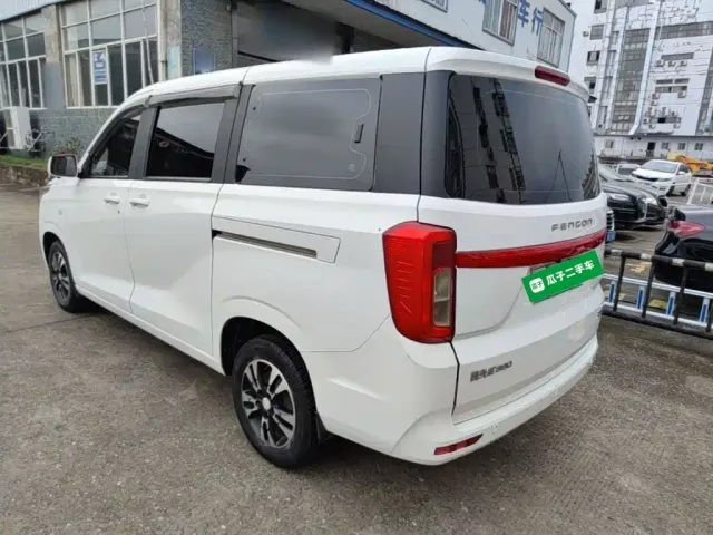 DFSK Fengguang E380 — Фото автомобиля 4