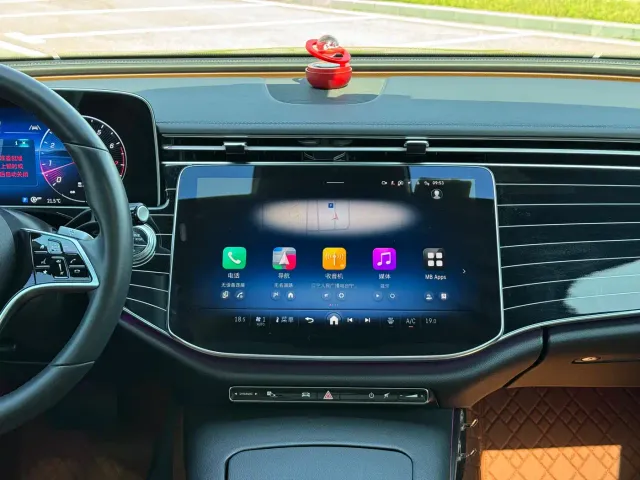 Mercedes-Benz E-Class — Фото автомобиля 7
