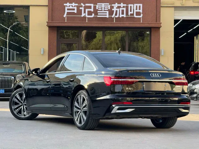 Audi A6L — Фото автомобиля 15