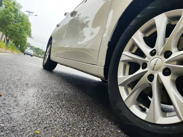 Roewe i5 — Фото автомобиля 20