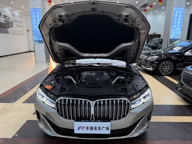 BMW 7 Series — Фото автомобиля 25