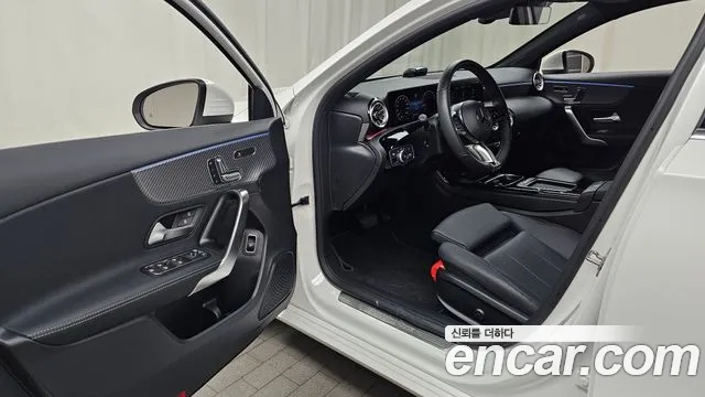 Mercedes-Benz A-Class W177 — Фото автомобиля 9