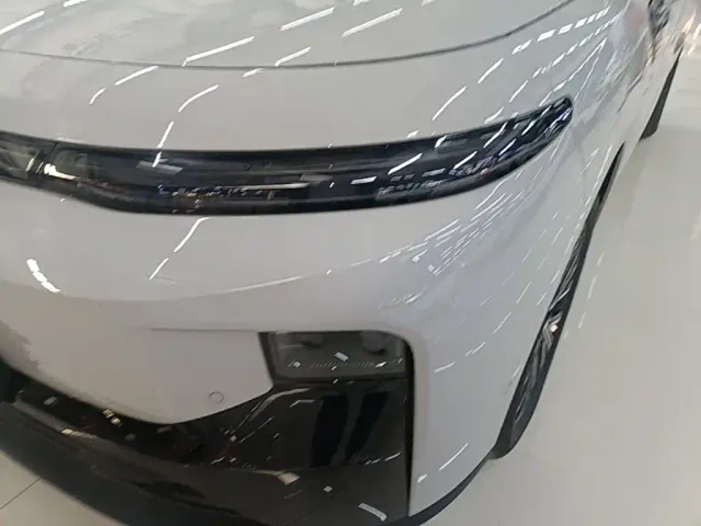 Leapmotor B10 — Фото автомобиля 23