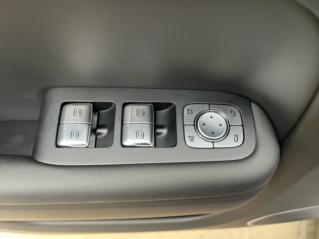 Li Auto L7 — Фото автомобиля 18