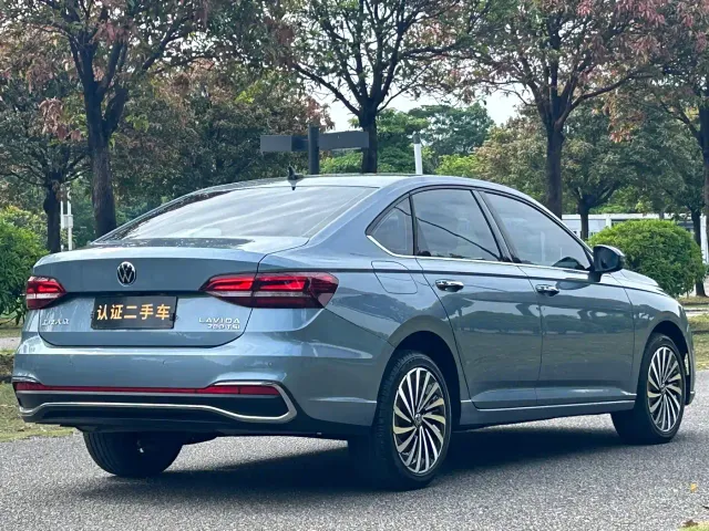 Volkswagen Lavida — Фото автомобиля 5