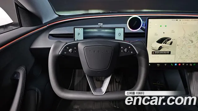 Tesla Model 3 — Фото автомобиля 12