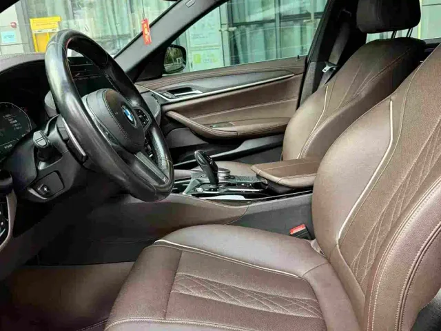 BMW 5 Series — Фото автомобиля 9