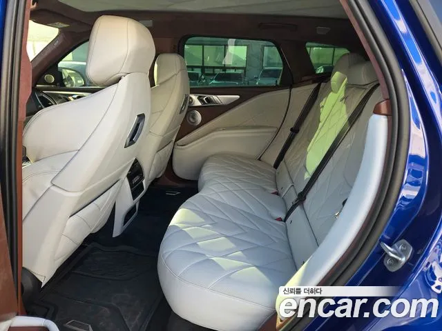 BMW XM G09 — Фото автомобиля 8