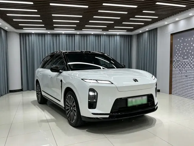 Nio ES8 — Фото автомобиля 5