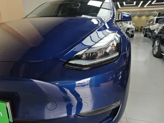 Tesla Model Y — Фото автомобиля 23