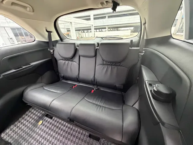 Honda Elysion — Фото автомобиля 12