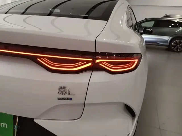 BYD Qin L — Фото автомобиля 7