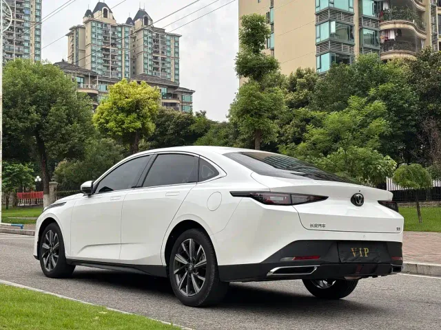 Changan Eado — Фото автомобиля 7