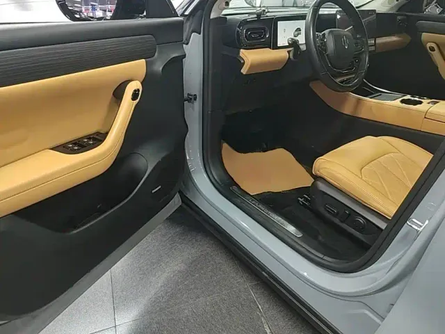 Leapmotor C11 — Фото автомобиля 15
