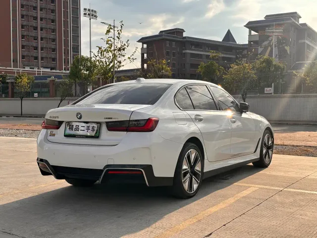 BMW i3 — Фото автомобиля 4