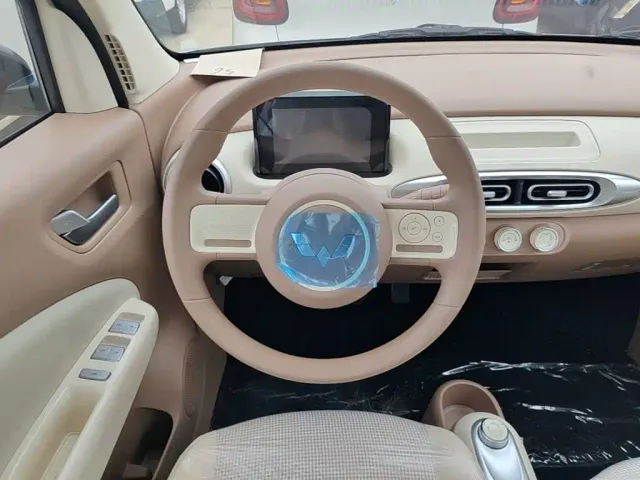 Wuling Hongguang Mini EV — Фото автомобиля 10