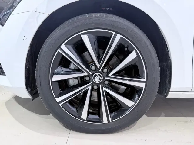 Skoda Superb — Фото автомобиля 18