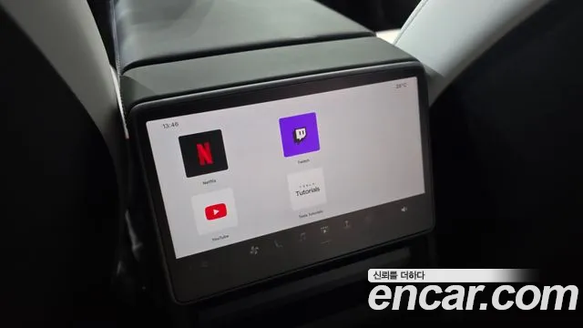 Tesla Model 3 — Фото автомобиля 18