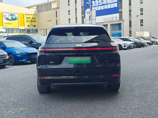 Li Auto L7 — Фото автомобиля 6